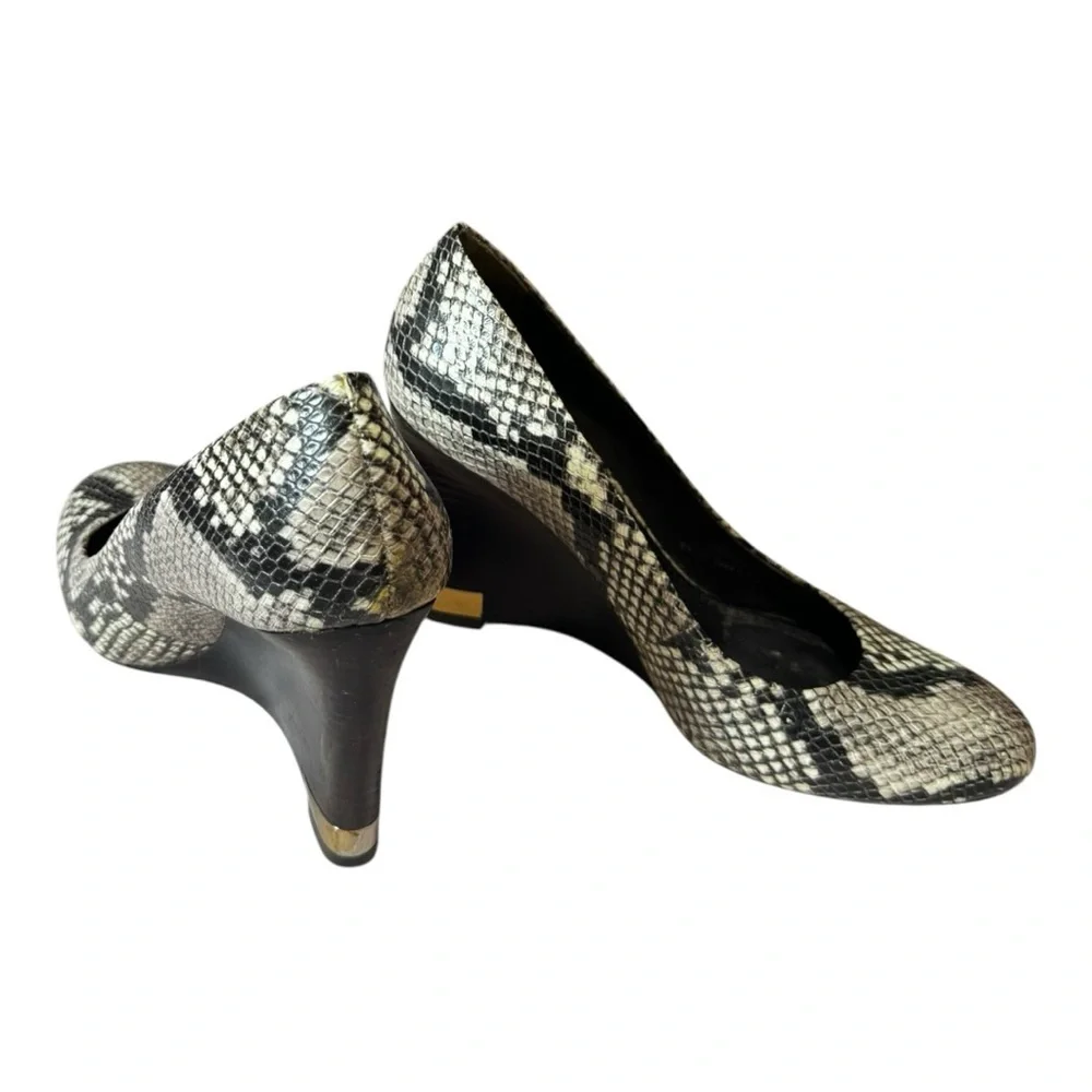 Tory Burch Benton Snakeskin Embossed Leather Wedge Pumps Size 7.5